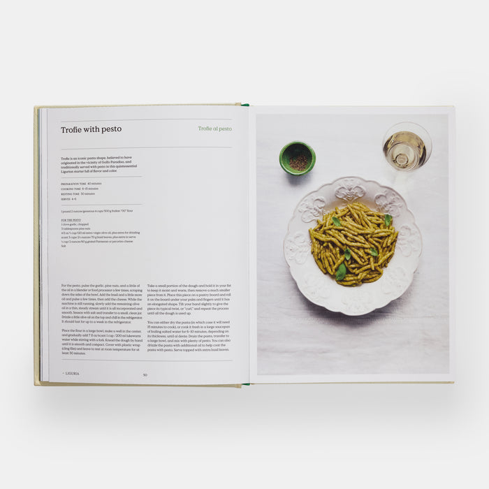 The Regional Italian Cookbook: Recipes from The Silver Spoon